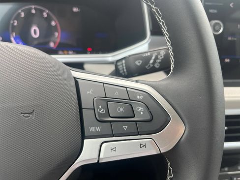 New 2026 Volkswagen Taos SE FWD image 10