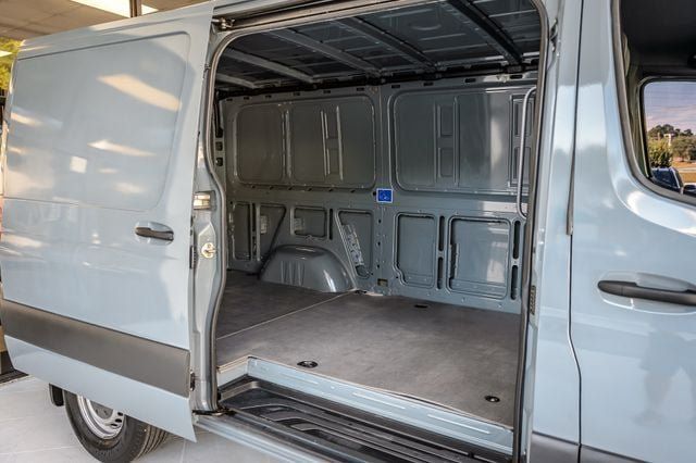 Used 2021 Mercedes-Benz Sprinter 2500 w/ Premium Package image 31