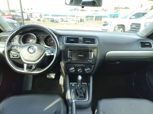 Used 2015 Volkswagen Jetta SE FWD image 11