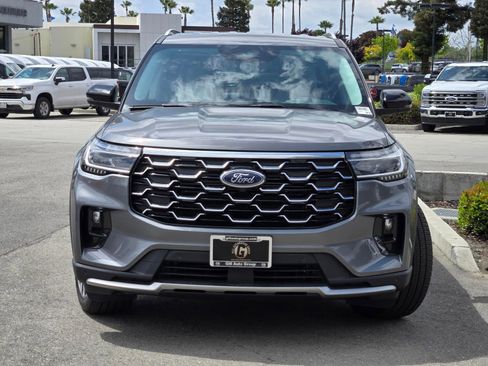New 2026 Ford Explorer Platinum AWD/4WD image 2