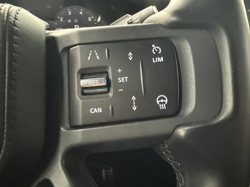 Used 2024 Land Rover Defender 110 X AWD/4WD image 27
