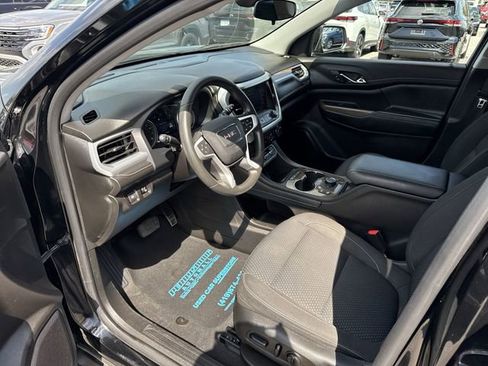 Used 2023 GMC Acadia SLE w/ Driver Convenience Package FWD image 10