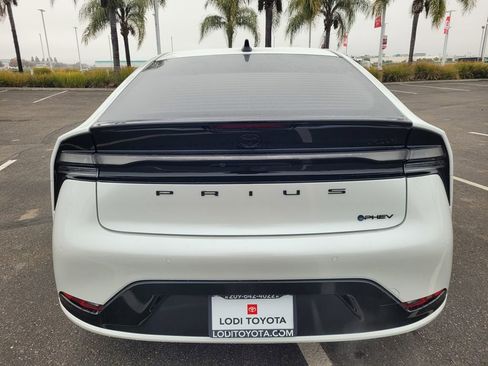New 2026 Toyota Prius Plug-In Hybrid image 6