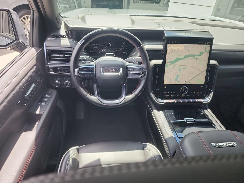 Certified 2025 GMC Yukon XL AT4 Ultimate AWD/4WD image 10