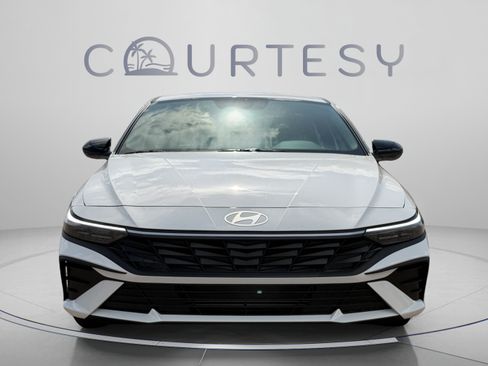 New 2026 Hyundai Elantra SEL Sport FWD image 8