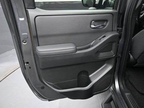 Used 2023 Nissan Frontier SV w/ Midnight Edition Package AWD/4WD image 19