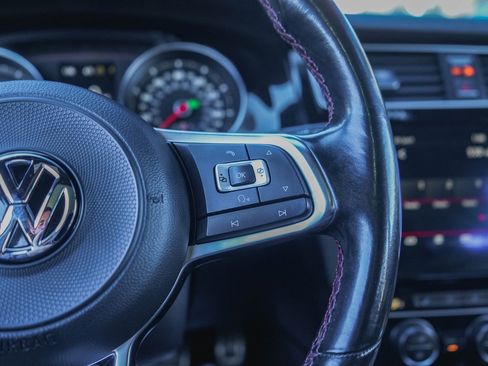 Used 2018 Volkswagen GTI Autobahn image 22
