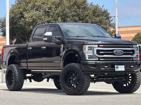 Used 2020 Ford F250 Platinum w/ FX4 Off-Road Package AWD/4WD image 2