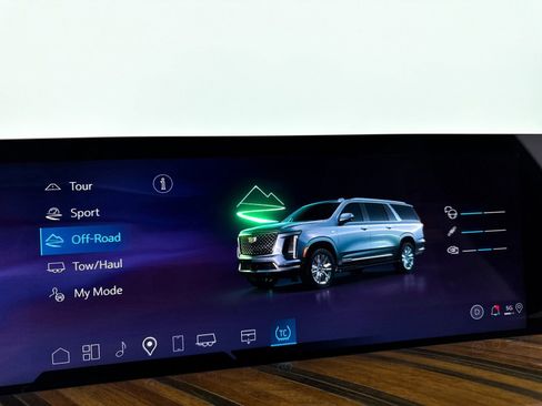 Used 2025 Cadillac Escalade ESV Sport Platinum w/ LPO, ONYX Package image 15