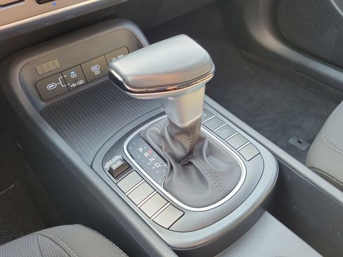 Used 2024 Hyundai Kona SEL FWD image 28