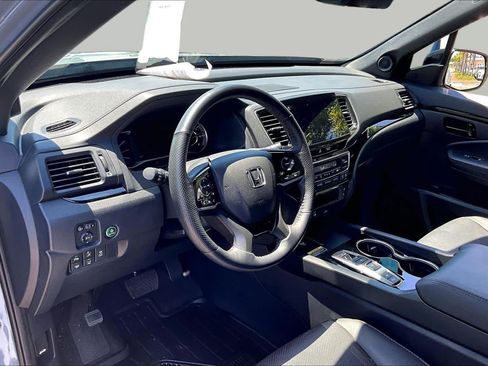 Certified 2024 Honda Passport Black Edition image 51