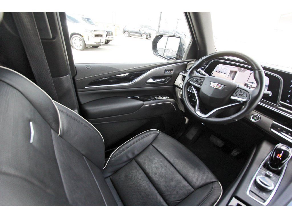Used 2021 Cadillac Escalade Sport w/ LPO, Illumination Package AWD/4WD image 8