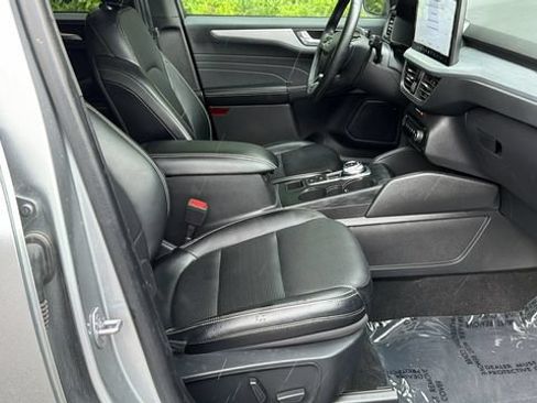 Certified 2024 Ford Escape Platinum AWD/4WD image 15