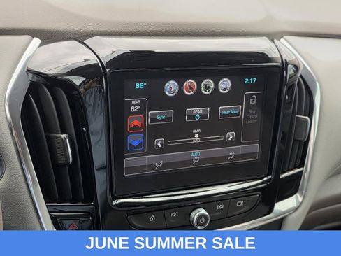 Used 2018 Chevrolet Traverse LT FWD image 18
