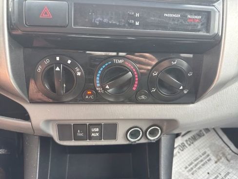 Used 2014 Toyota Tacoma 4x4 Access Cab V6 w/ TRD Off-Road Package image 18