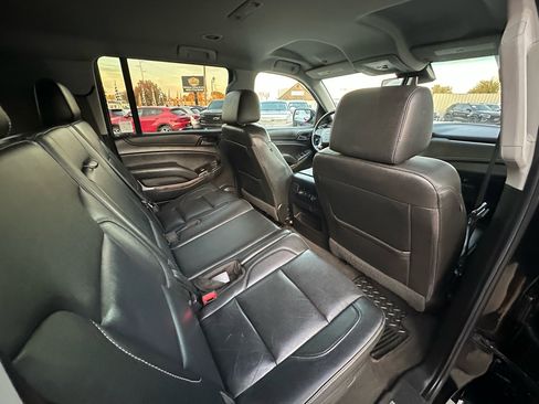 Used 2019 Chevrolet Suburban LT image 17