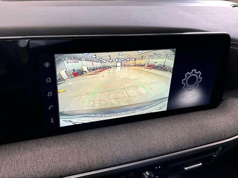 Certified 2025 Nissan Kicks SV image 24