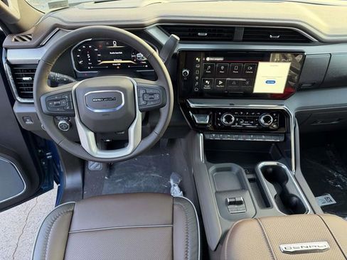 New 2026 GMC Sierra 2500 Denali w/ Denali Reserve Package image 8