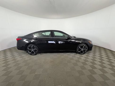 Used 2024 Nissan Altima 2.5 SR FWD image 32