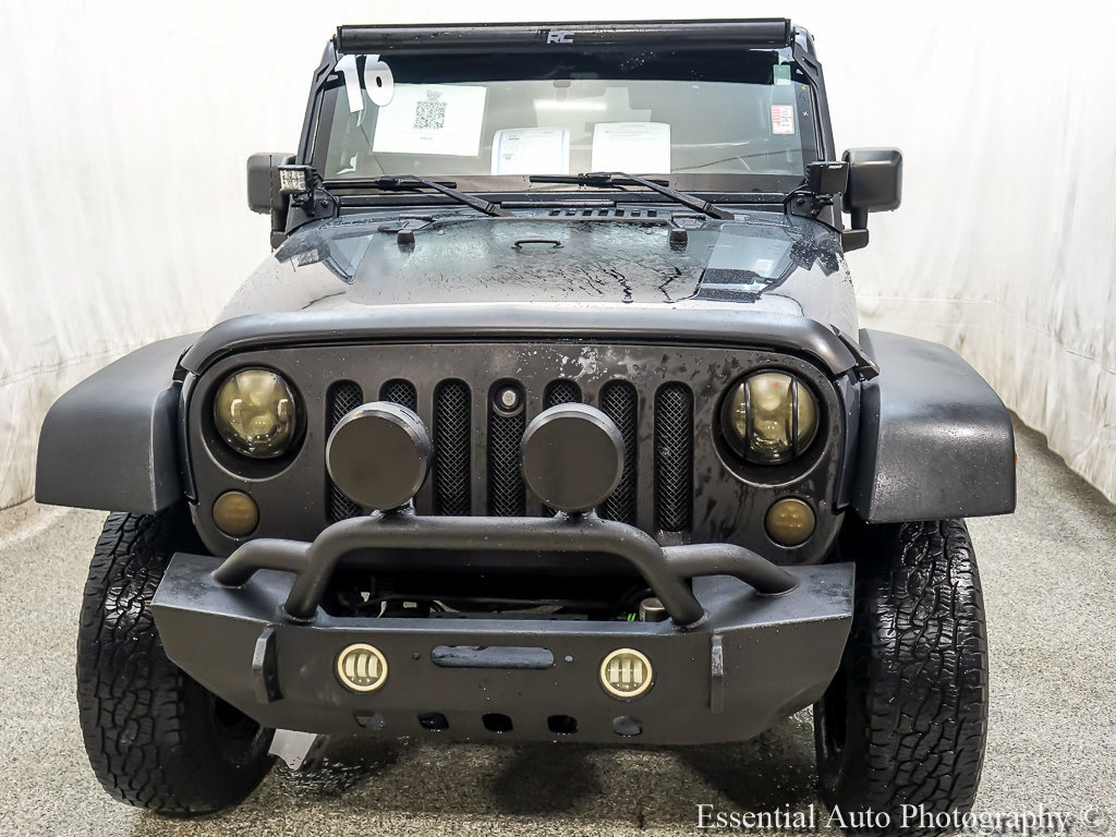 Used 2016 Jeep Wrangler Unlimited Rubicon w/ Connectivity Group AWD/4WD image 5