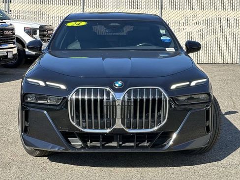 Used 2024 BMW 740i RWD image 2