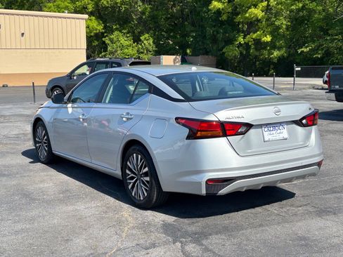 Used 2024 Nissan Altima 2.5 SV image 4