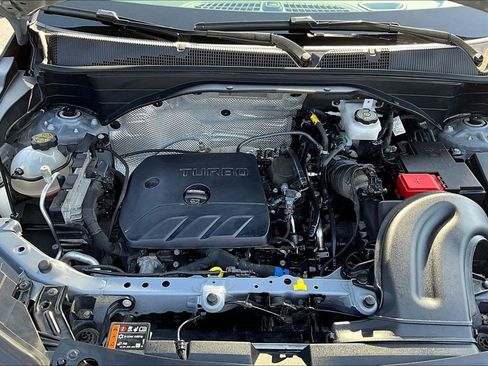 Used 2025 Chevrolet TrailBlazer LT AWD/4WD image 26