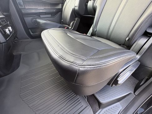 Used 2021 Ford Expedition Limited AWD/4WD image 22