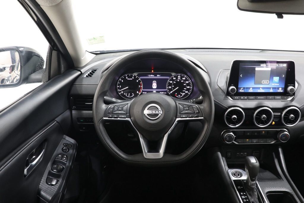 Used 2025 Nissan Sentra SV FWD image 11