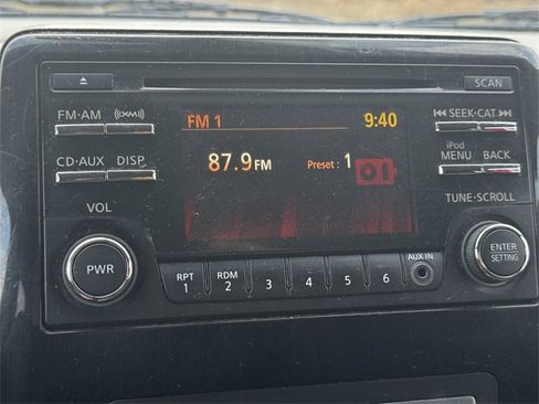 Used 2013 Nissan Titan SV image 27