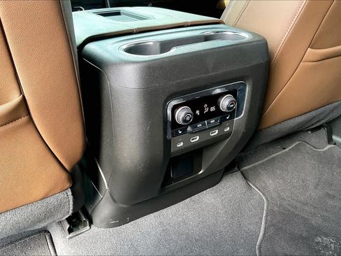 Used 2023 Chevrolet Tahoe High Country AWD/4WD image 34