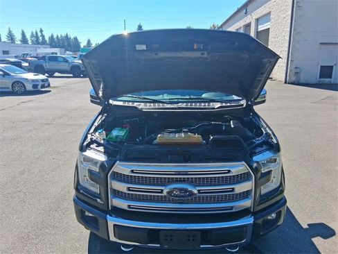 Used 2015 Ford F150 Platinum w/ Equipment Group 701A Luxury image 17