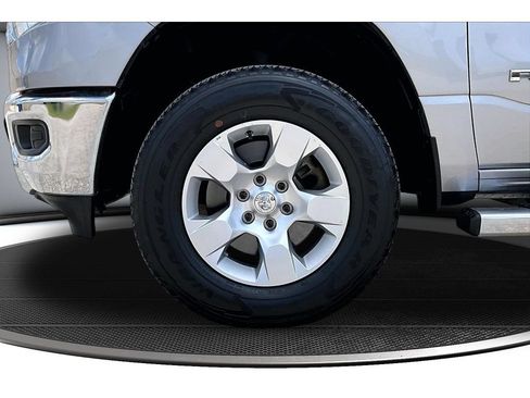 Used 2019 RAM 1500 Big Horn AWD/4WD image 12