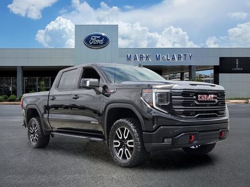 Used 2023 GMC Sierra 1500 AT4 w/ Technology Package AWD/4WD image 7