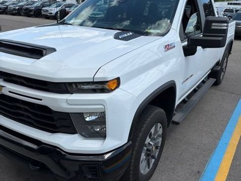 Used 2024 Chevrolet Silverado 2500 Custom w/ Custom Value Package AWD/4WD image 3