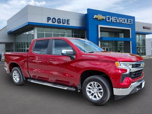 Used 2022 Chevrolet Silverado 1500 LT AWD/4WD image 1