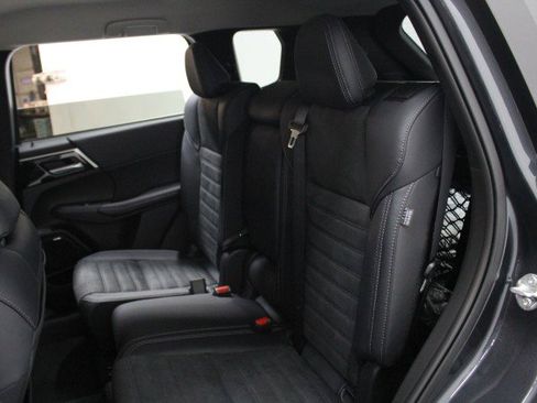 New 2026 Mitsubishi Outlander SE image 25