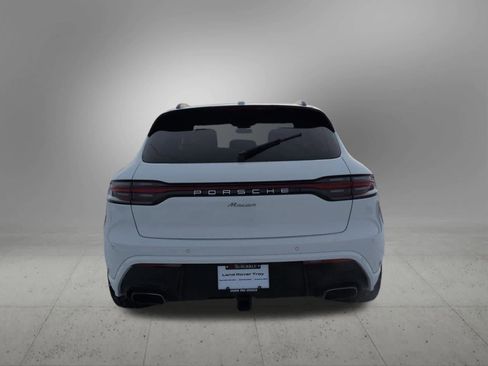 Used 2023 Porsche Macan Turbo image 5