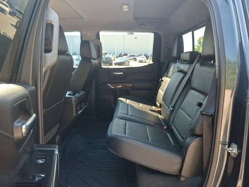 Used 2019 Chevrolet Silverado 1500 LT Trail Boss AWD/4WD image 10