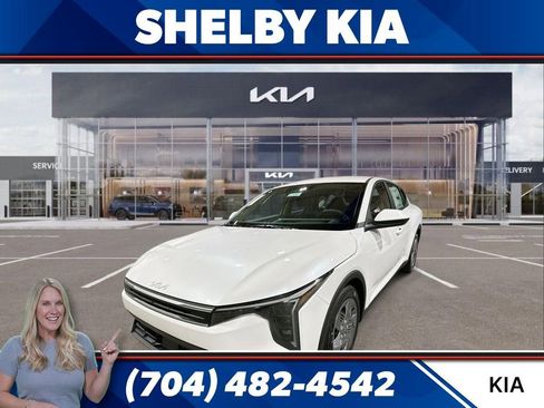 New 2025 Kia K4 LX image 1