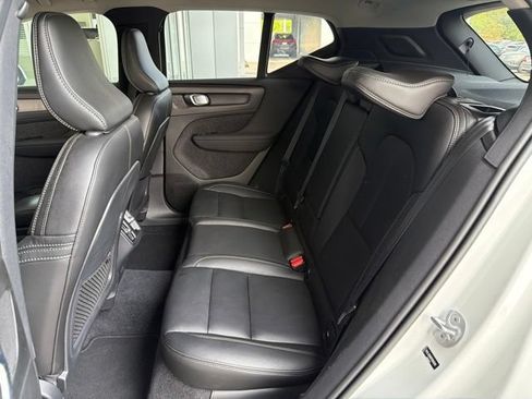 Used 2023 Volvo XC40 B5 Plus AWD/4WD image 12