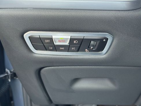 Used 2023 BMW X7 xDrive40i w/ Climate Comfort Package image 19