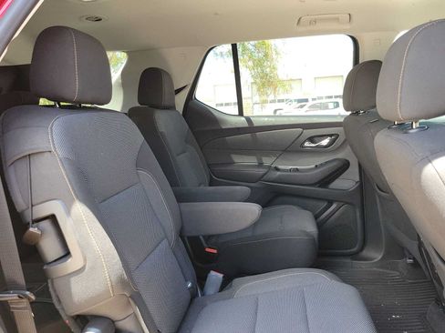 Used 2020 Chevrolet Traverse LT FWD image 17
