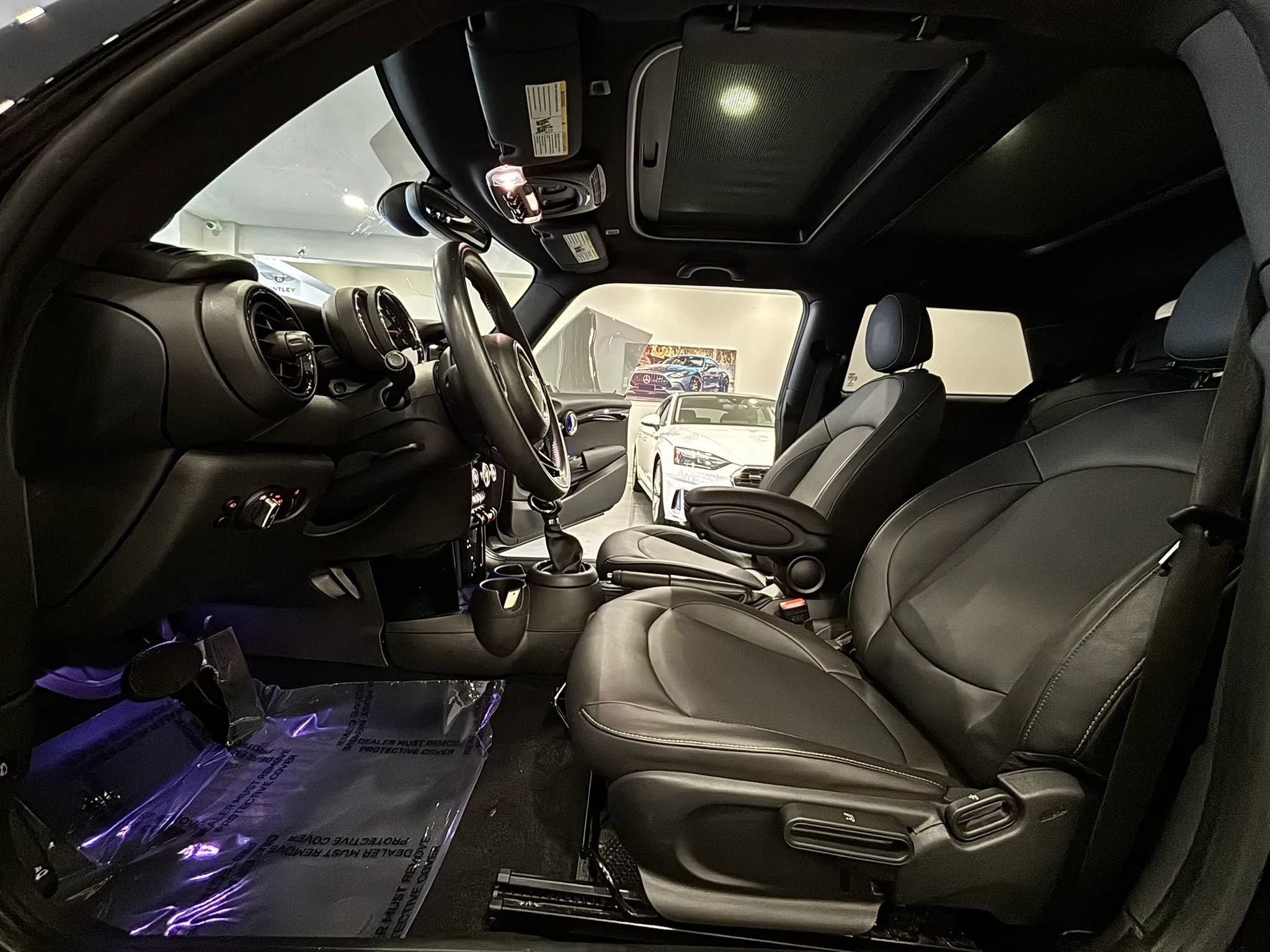 Used 2019 MINI Cooper 2-Door Hardtop w/ Premium Package FWD image 12