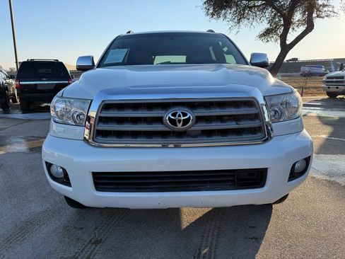 Used 2013 Toyota Sequoia Platinum image 2