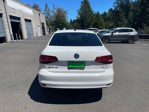 Used 2017 Volkswagen Jetta SE FWD image 7