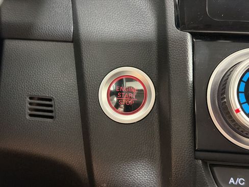 Used 2018 Honda Fit EX image 26