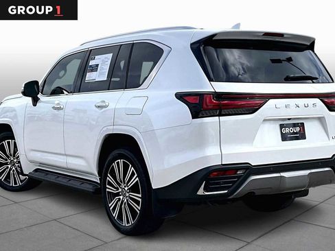 Certified 2024 Lexus LX 600 4WD w/ Luxury Package image 10