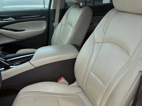 Used 2020 Buick Enclave Essence FWD image 4
