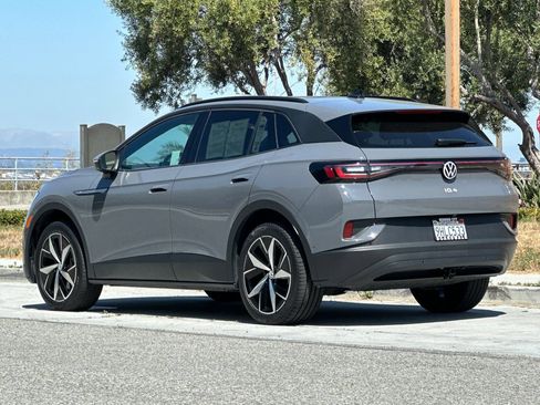 Used 2023 Volkswagen ID.4 Pro S AWD/4WD image 6
